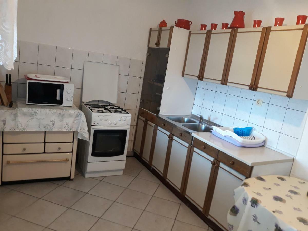 Dada Apartment Сен Екстериор снимка