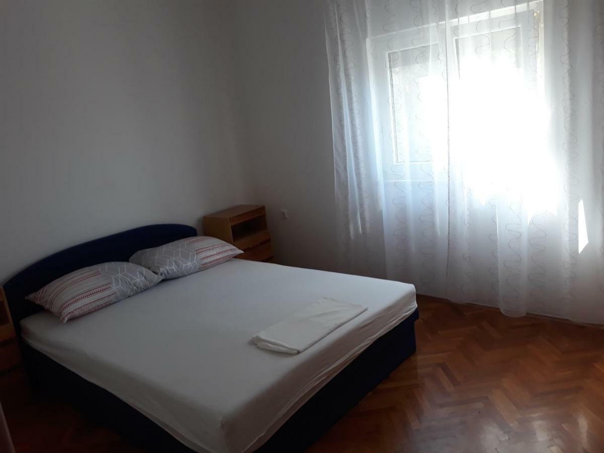 Dada Apartment Сен Екстериор снимка