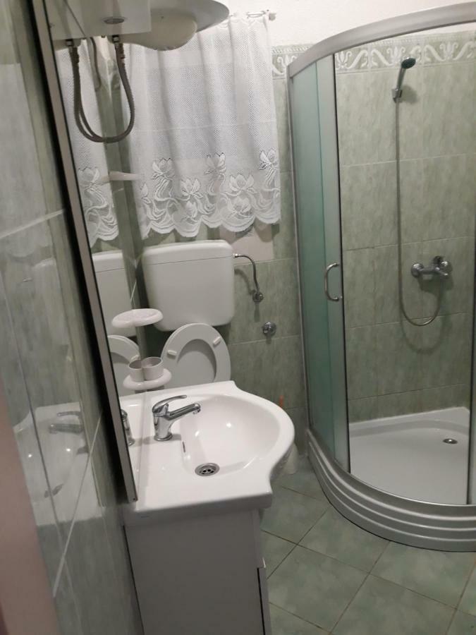 Dada Apartment Сен Екстериор снимка