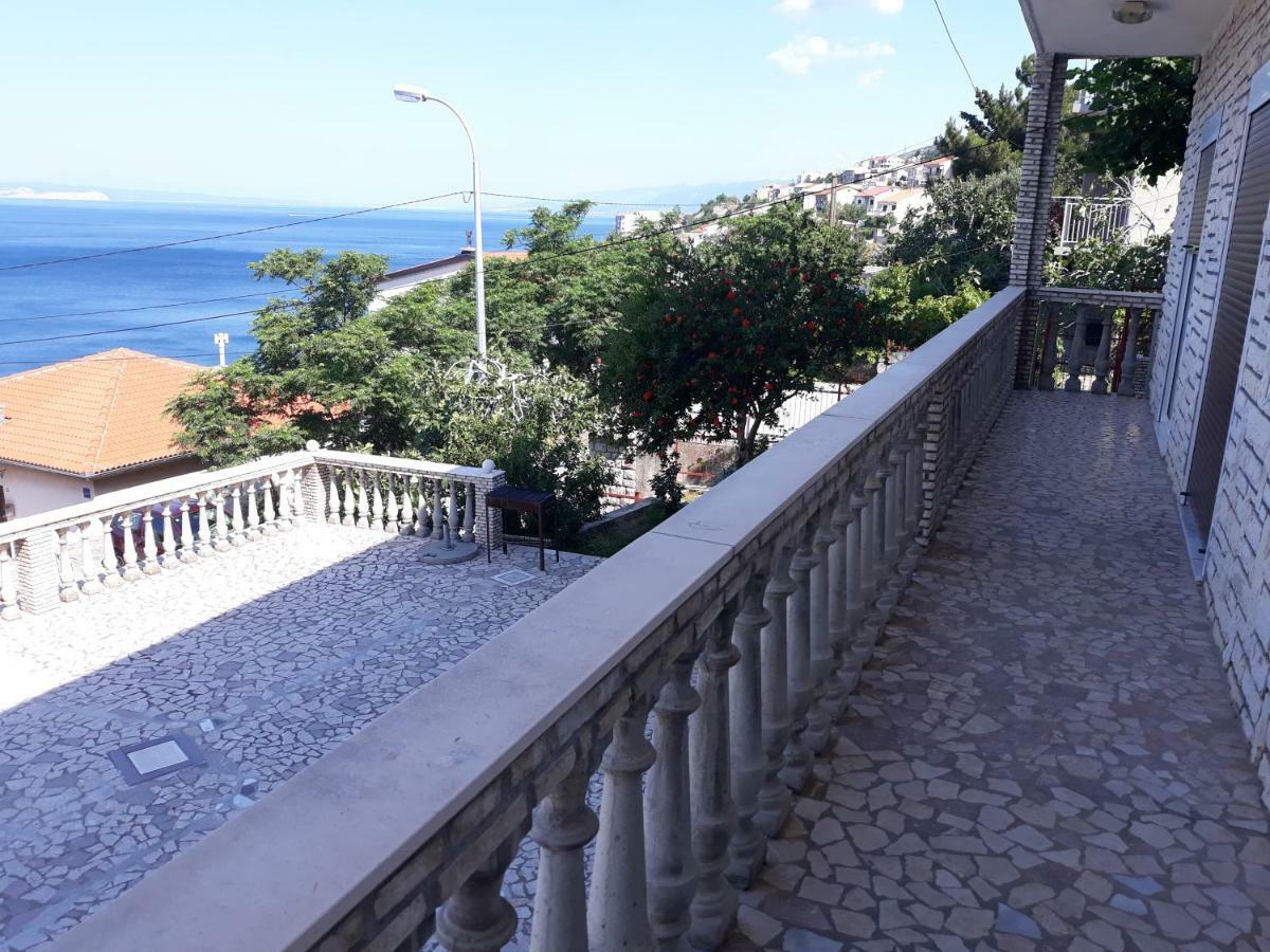 Dada Apartment Сен Екстериор снимка